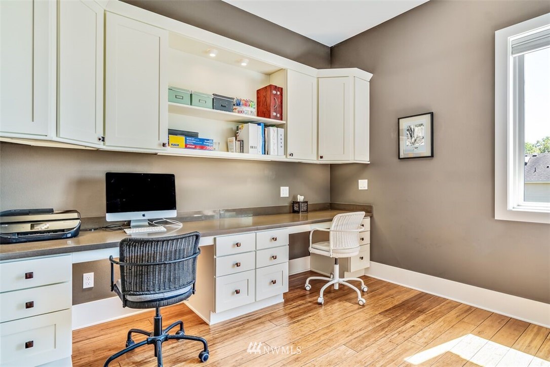 1019 North 28th Place Renton, WA 98056 - Photo 13 of 25
