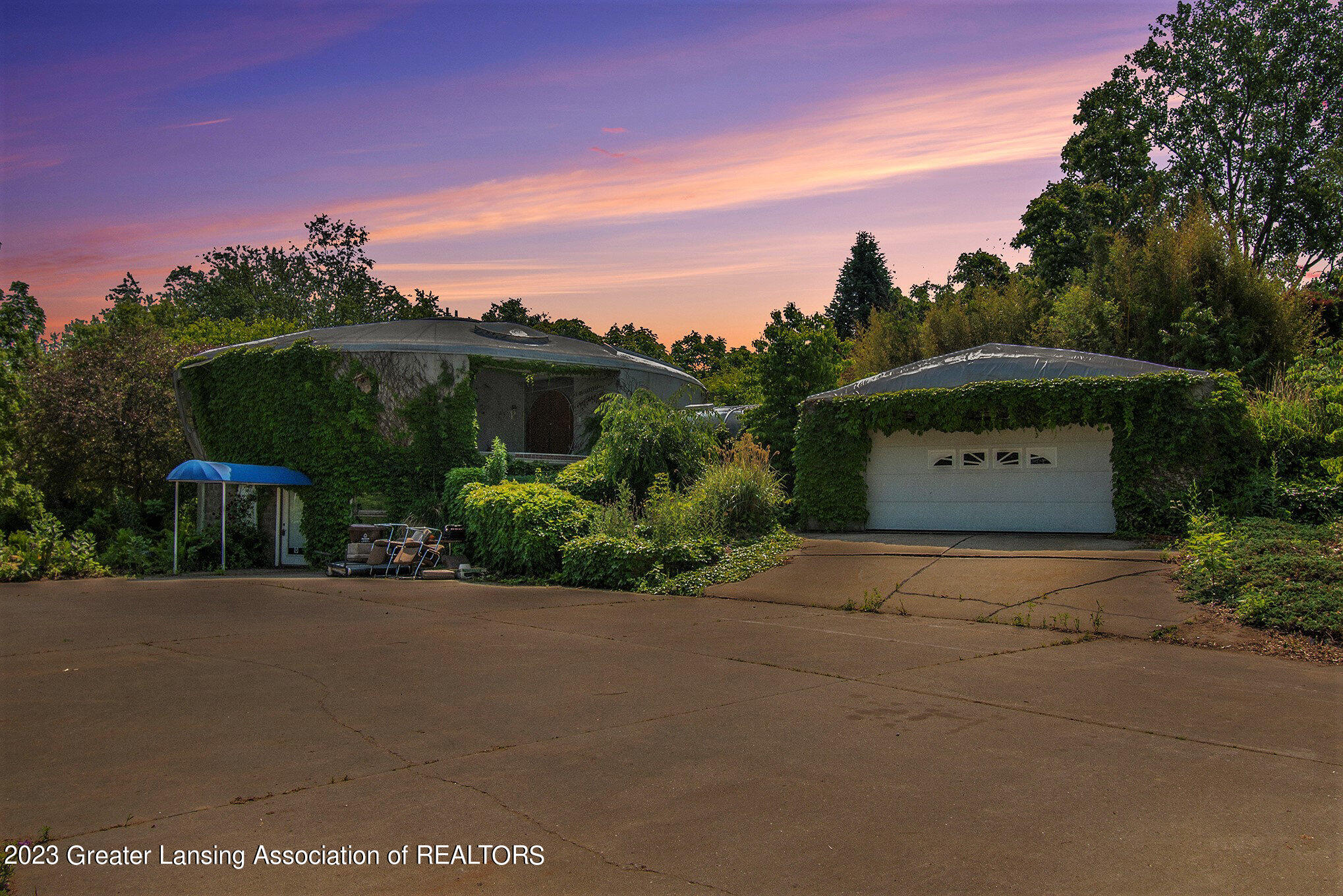 1633 East Clark Road Lansing, MI 48906 - Photo 24 of 41 002_ndp4595-twilight