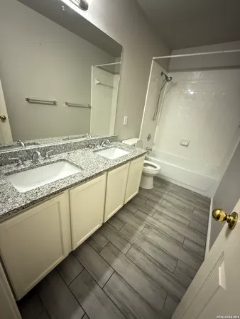 $1,800 | 10235 Southcreek, Converse, TX 78109