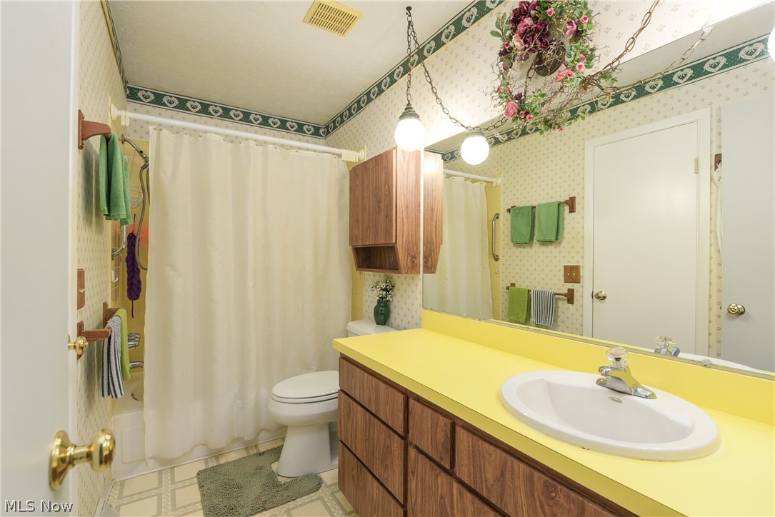 7709 State Road Cleveland, OH 44134 - Photo 21 of 33
