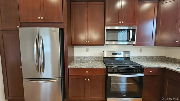 $3,095 | 208 Canter Court, Goshen, NY 10924