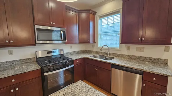 $3,095 | 208 Canter Court, Goshen, NY 10924