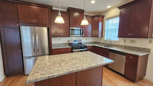 $3,095 | 208 Canter Court, Goshen, NY 10924