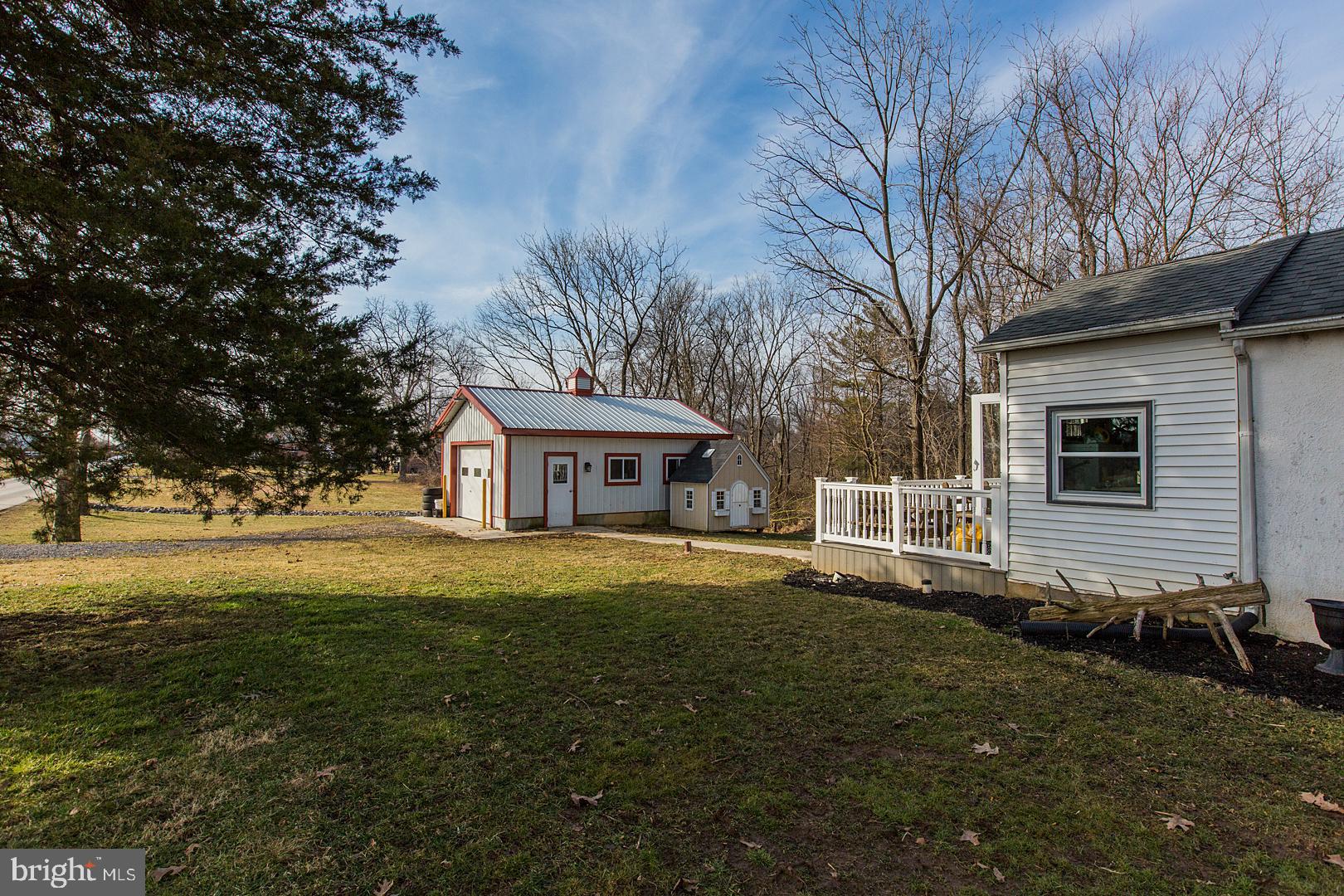 38 Fulton View Road Quarryville, PA 17566 - Photo 27 of 42 a front view of a house with a garden