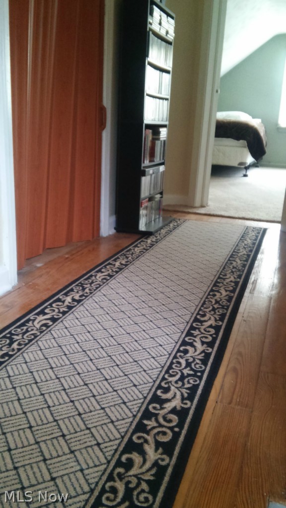 4226 Stilmore Road Cleveland, OH 44121 - Photo 5 of 25