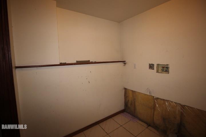 1915 Bedford Road Freeport, IL 61032 - Photo 6 of 18 Gallery Image 6