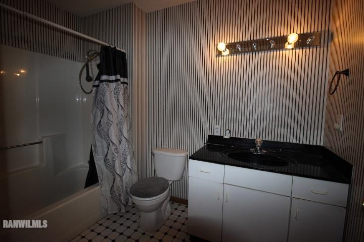 1915 Bedford Road Freeport, IL 61032 - Photo 9 of 18 Gallery Image 9