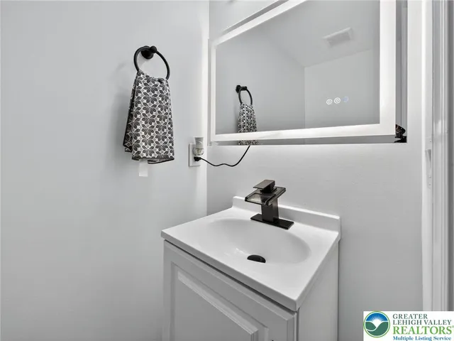 $419,900 | 8450 Putnam Court, Breinigsville, PA 18031