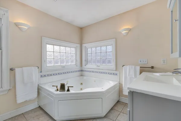 $1,200,000 | 9 Fletcher Street, Plainville, MA 02762
