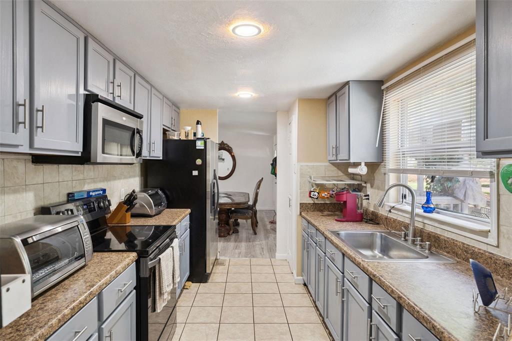 2051 Trail Cut Road Polk City, FL 33868 - Photo 8 of 37