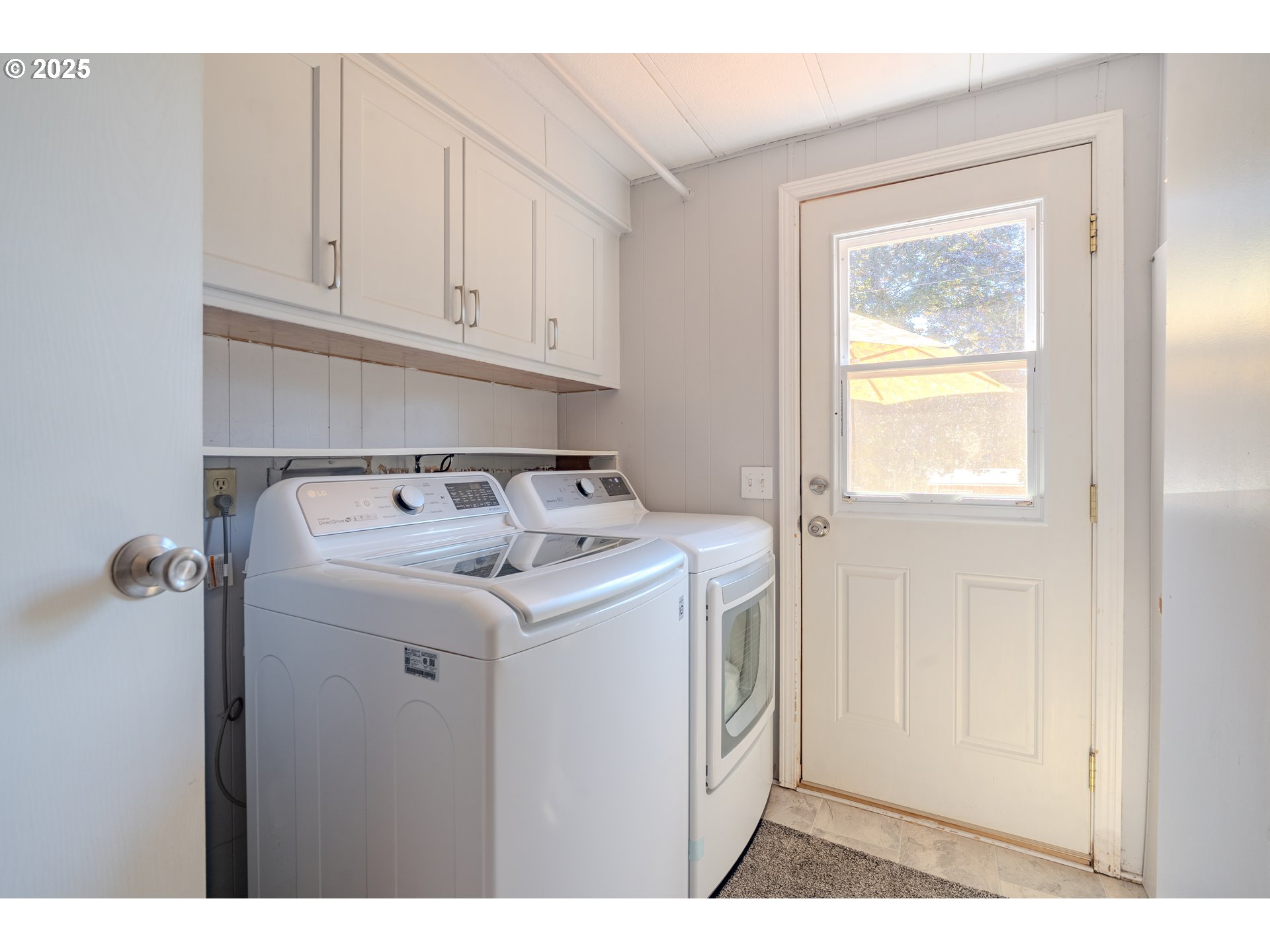 1317 Northeast 267th Avenue Camas, WA 98607 - Photo 20 of 43 a utility room with closet dryer and washer
