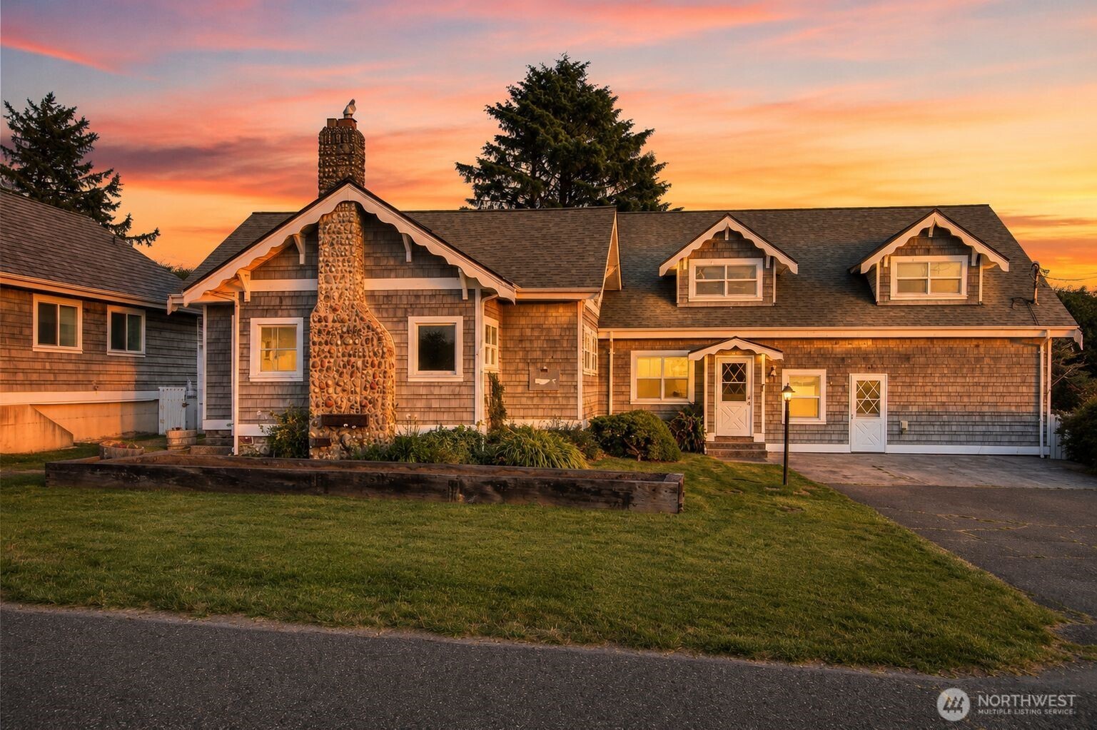 6 4th Street North Pacific Beach, WA 98571 - Photo 1 of 29