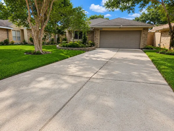 $1,750 | 17510 Lobo Trail, Houston, TX 77084