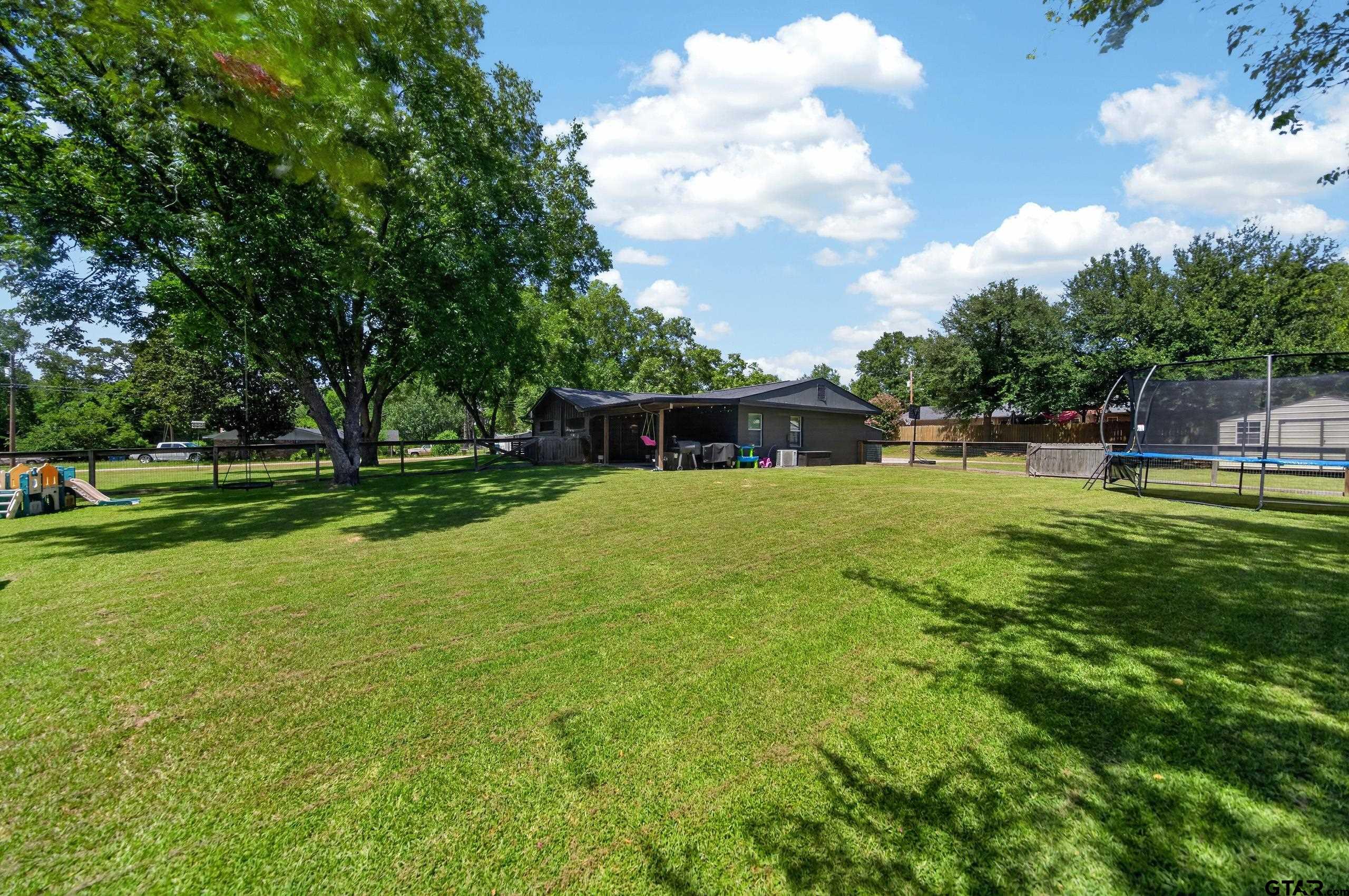 2425 Liveoak Street Jacksonville, TX 75766 - Photo 26 of 33