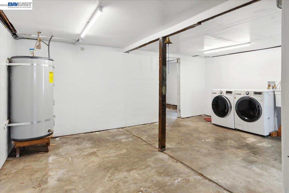 1813 Minturn Street Alameda, CA 94501 - Photo 20 of 29 a utility room with dryer and washer