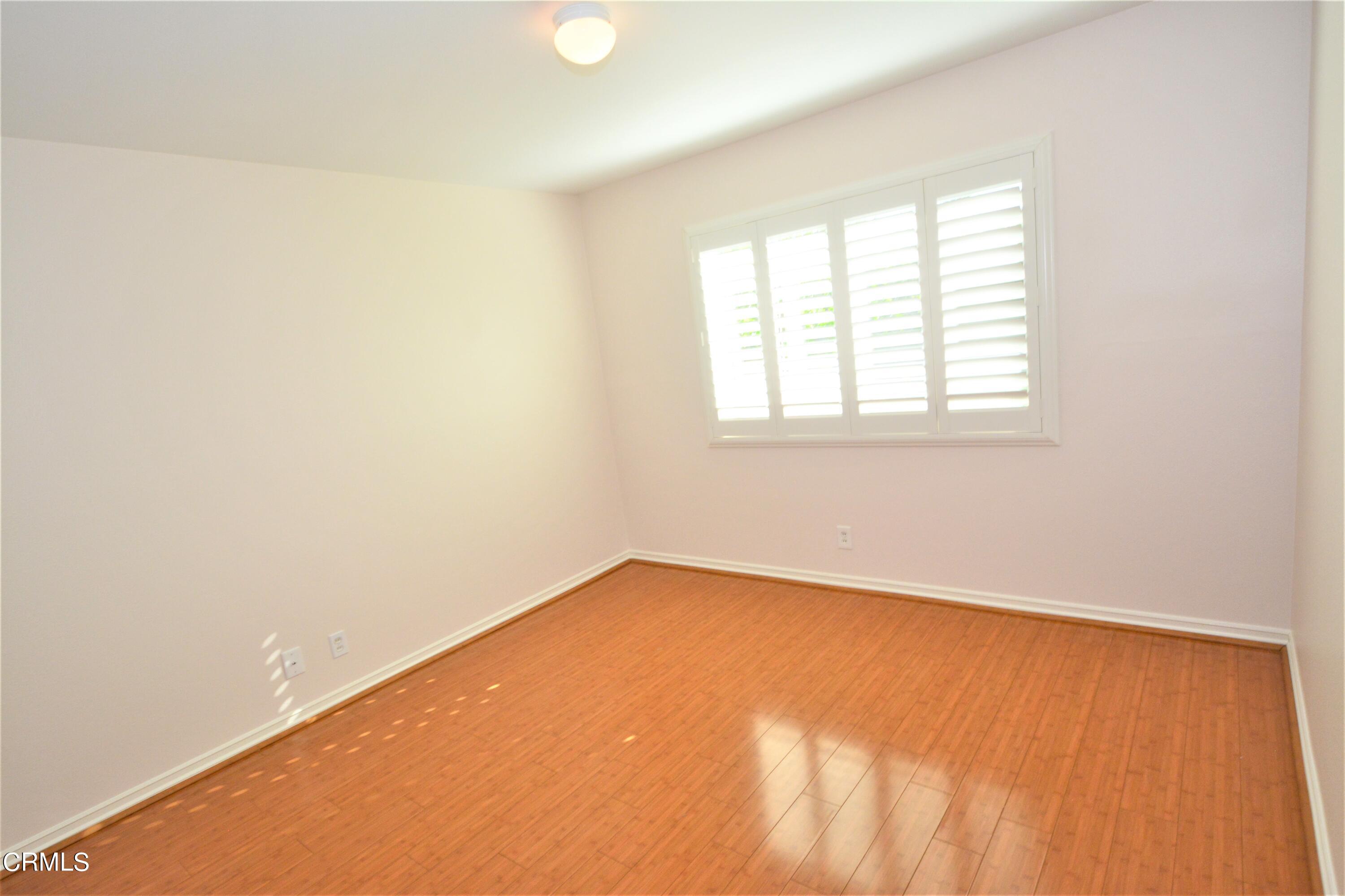 3252 Radcliffe Road Thousand Oaks, CA 91360 - Photo 16 of 31 an empty room with a window