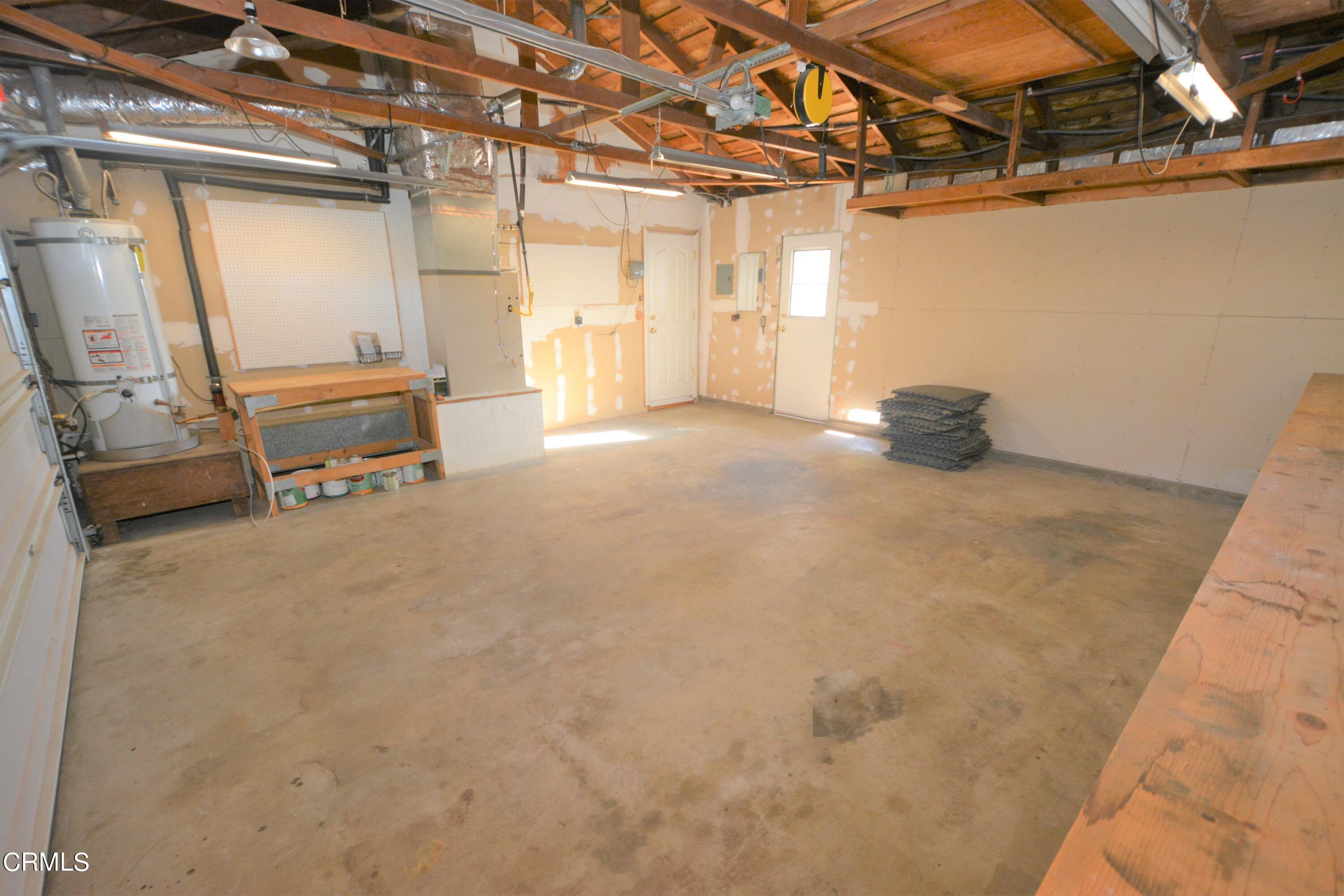 3252 Radcliffe Road Thousand Oaks, CA 91360 - Photo 27 of 31 a view of a room with gym equipment