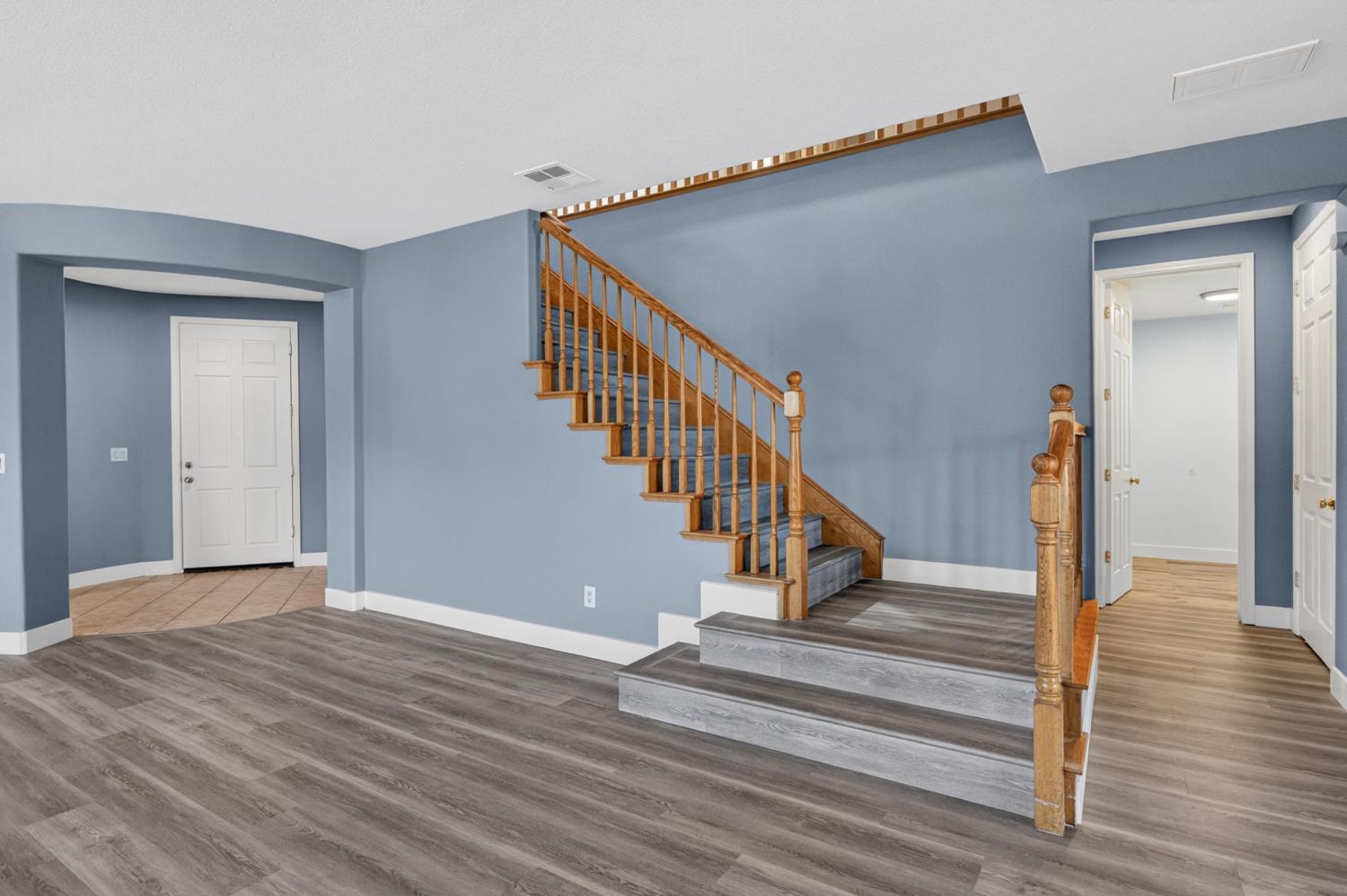 9234 Rushing Creek Way Elk Grove, CA 95624 - Photo 17 of 63
