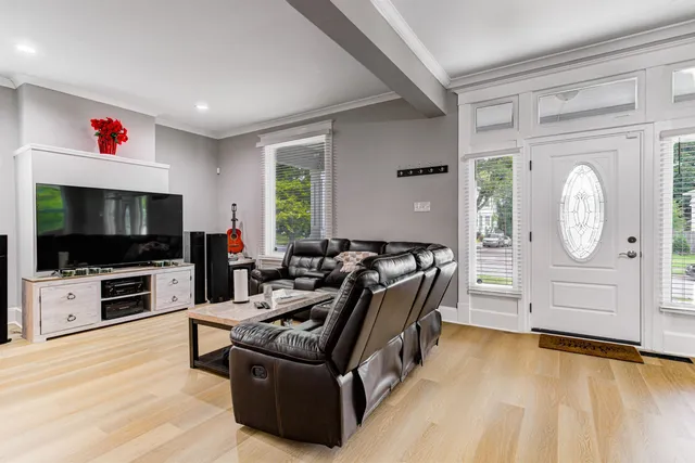 $394,999 | 1535 Monroe Avenue, Memphis, TN 38104