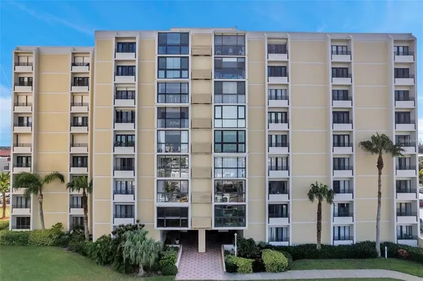 $3,800 | 830 South Gulfview Boulevard, Unit 601, Clearwater Beach, FL 33767