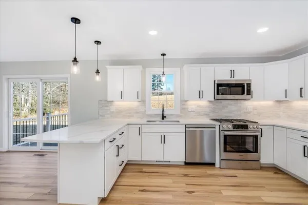 $659,900 | 97 Fairview Drive, Pittsfield, NH 03263