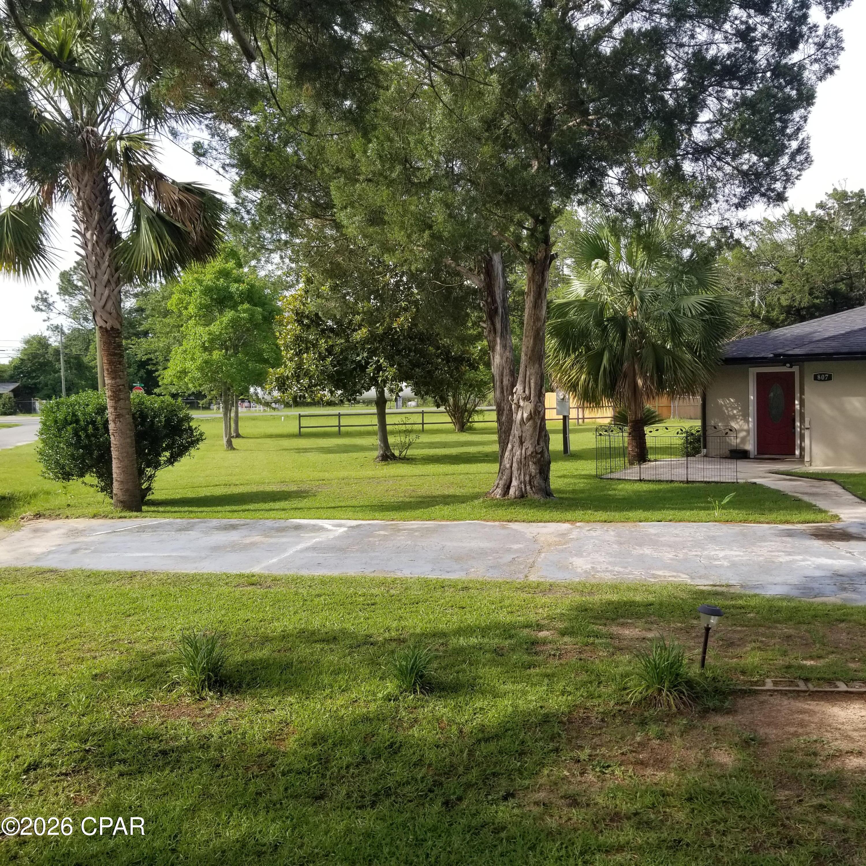 807 Maple Street Chipley, FL 32428 - Photo 9 of 42