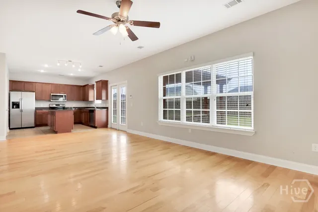 $2,600 | 255 Red Oak Drive, Richmond Hill, GA 31324