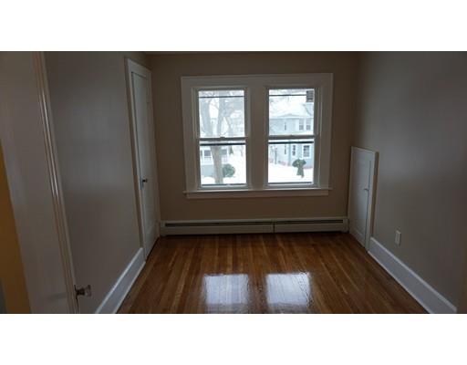 39 Neptune Avenue West Springfield, MA 01089 - Photo 19 of 28 a black and white photo of a living room