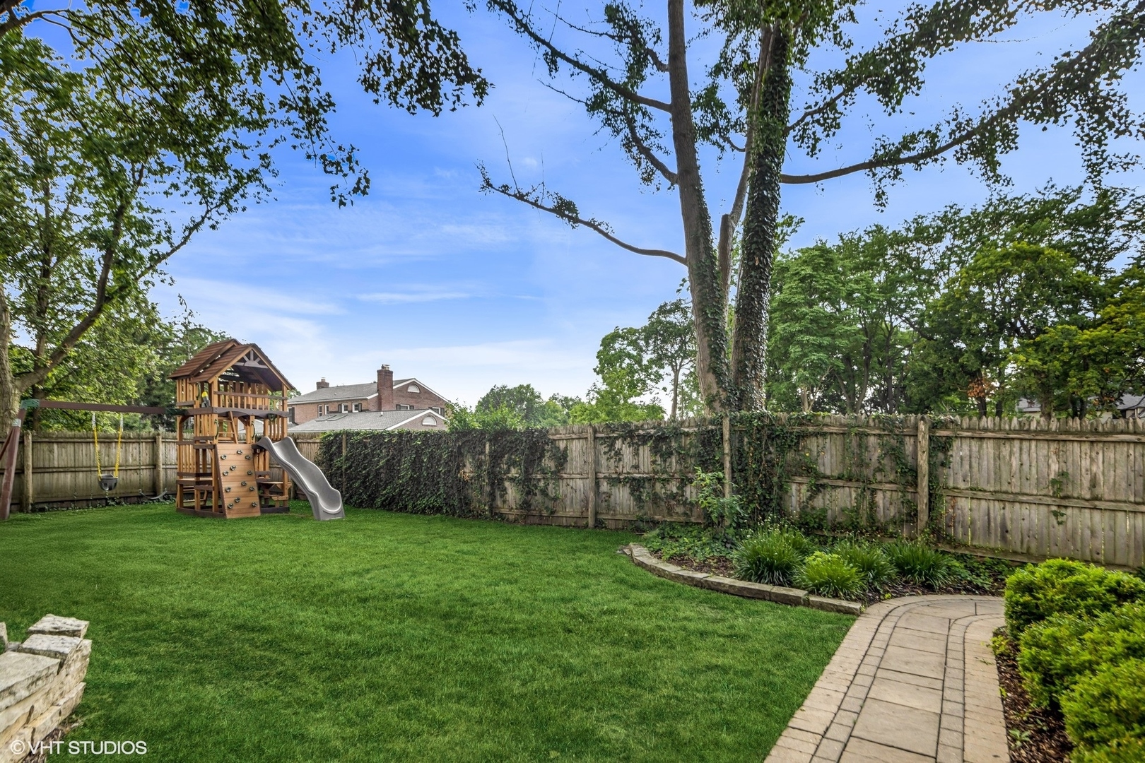 418 West Franklin Street Wheaton, IL 60187 - Photo 29 of 35 a view of a garden with a slide