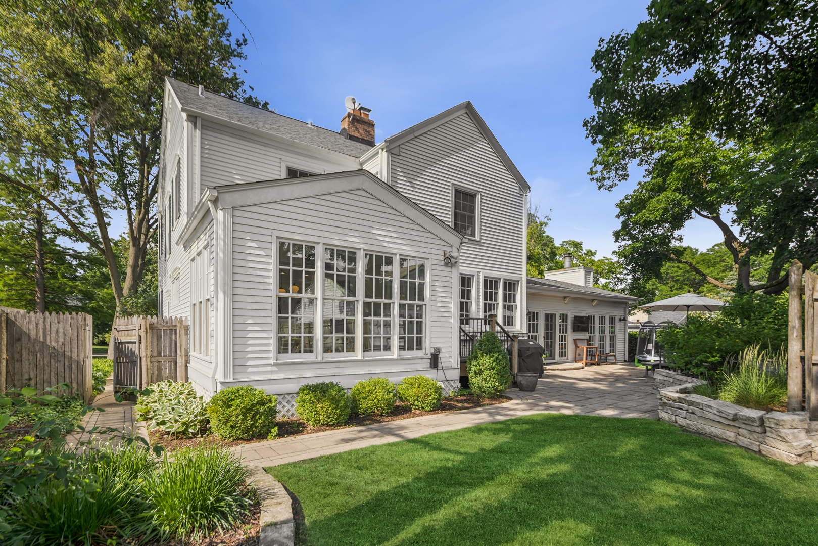 418 West Franklin Street Wheaton, IL 60187 - Photo 30 of 35 front view of a house with a yard