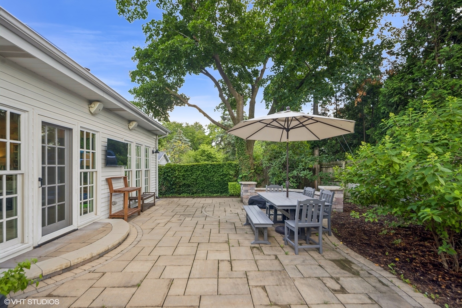 418 West Franklin Street Wheaton, IL 60187 - Photo 31 of 35 a view of a backyard with furniture and a small yard