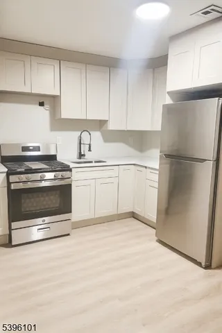 $1,500 | 216 South 10th Street, Unit 3, Newark, NJ 07107