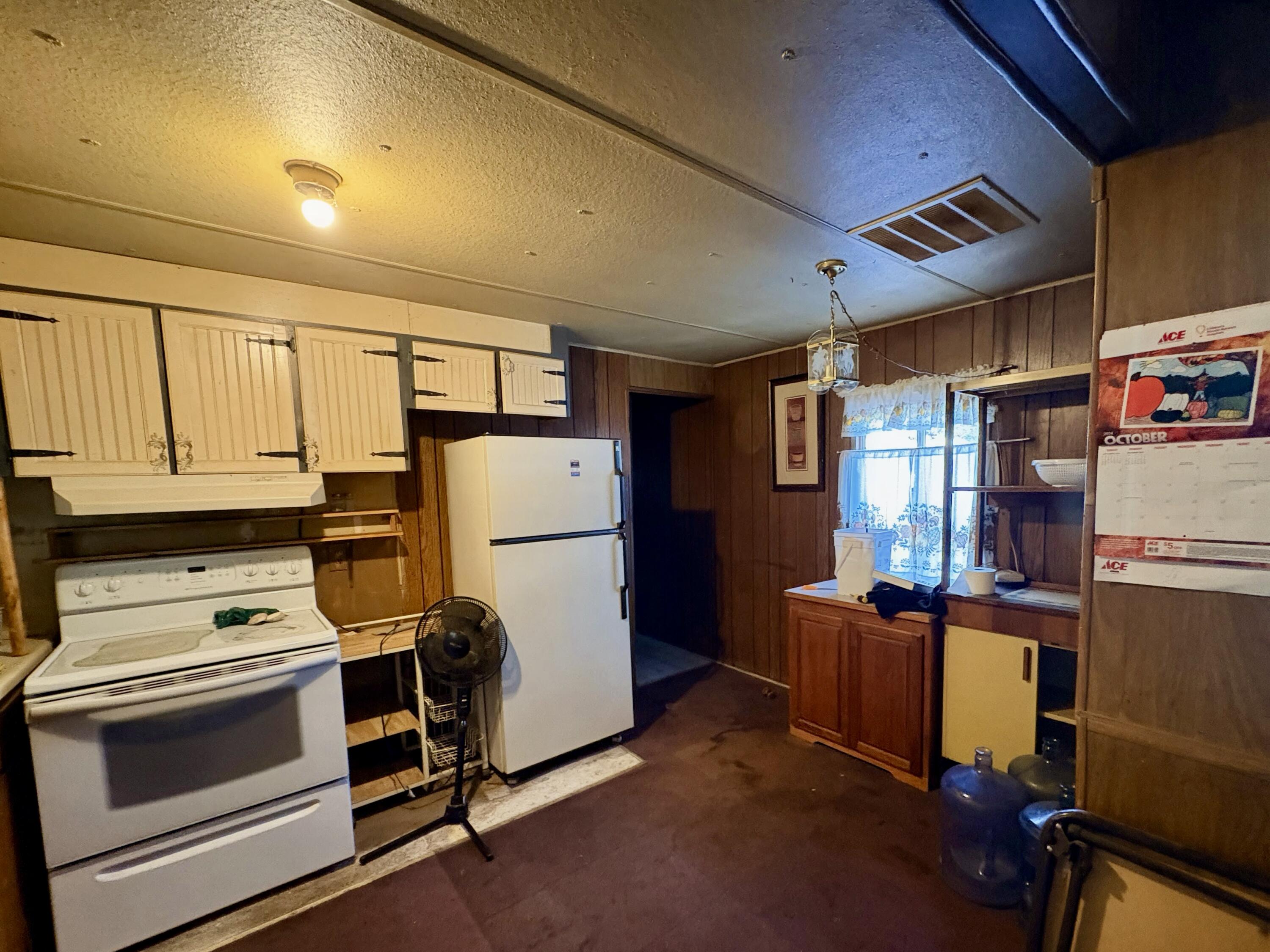 16105 Dyke Road La Pine, OR 97739 - Photo 7 of 20 IMG_9333