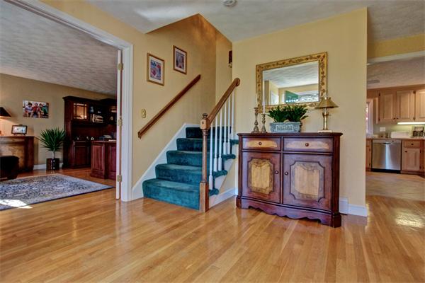 8 Ridge Road Hopkinton, MA 01748 - Photo 13 of 30 Gallery Image 13