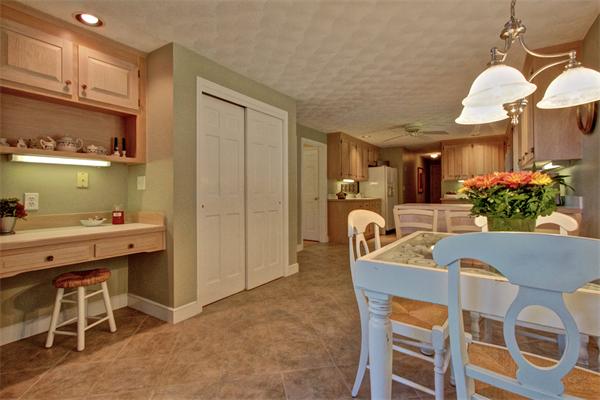 8 Ridge Road Hopkinton, MA 01748 - Photo 5 of 30 Gallery Image 5