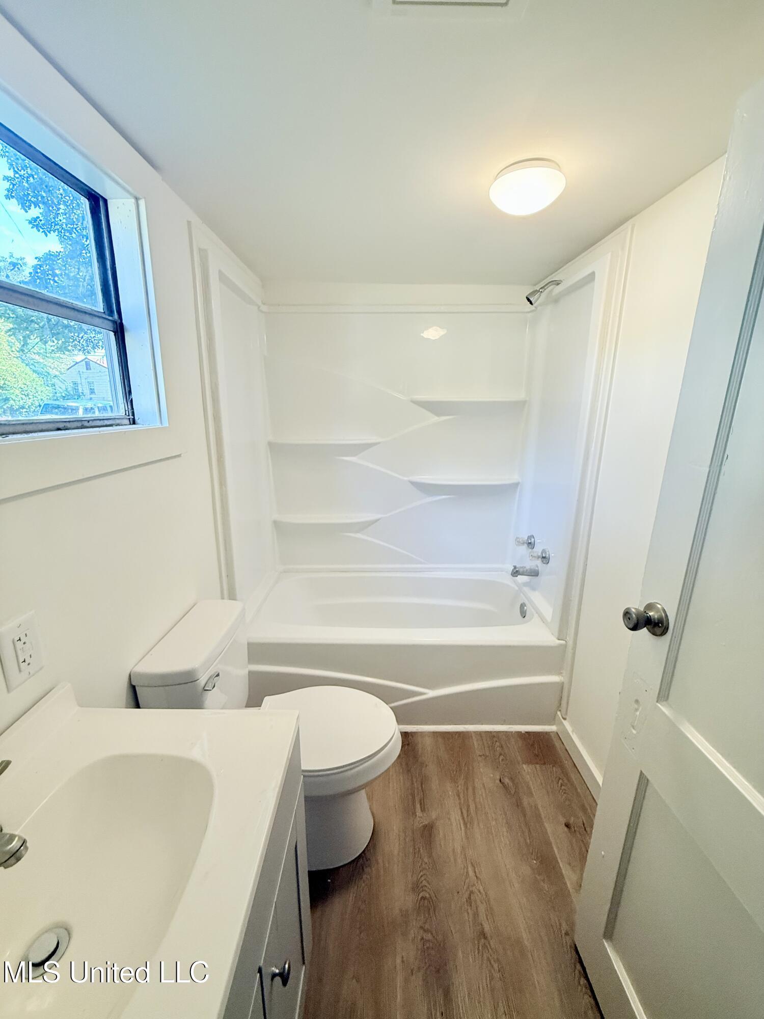 41 West Pecan Street Grenada, MS 38901 - Photo 4 of 18 IMG_1790