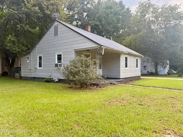 $115,000 | 41 West Pecan Street, Grenada, MS 38901