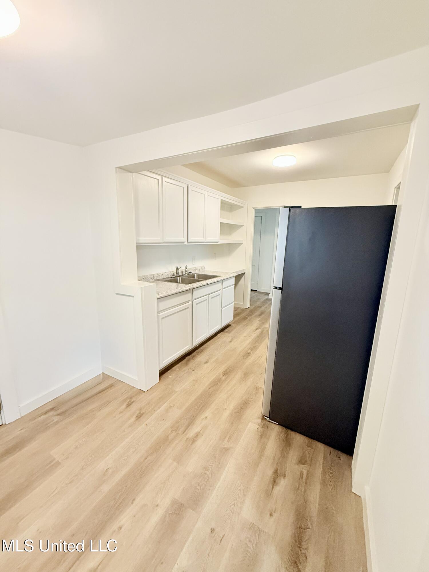 41 West Pecan Street Grenada, MS 38901 - Photo 9 of 18 IMG_1800