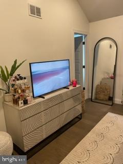 534 Green Lane Philadelphia, PA 19128 - Photo 19 of 43 a living room with furniture