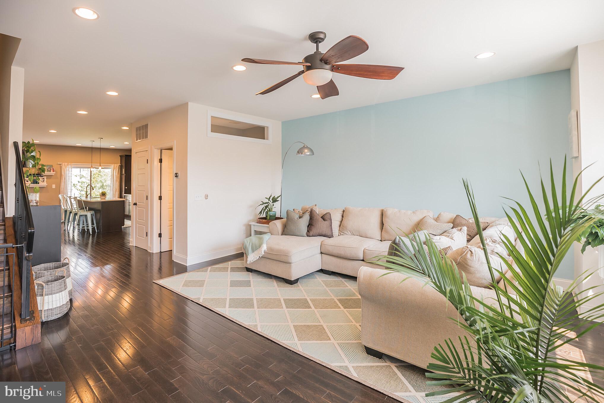 534 Green Lane Philadelphia, PA 19128 - Photo 37 of 43 a living room with furniture