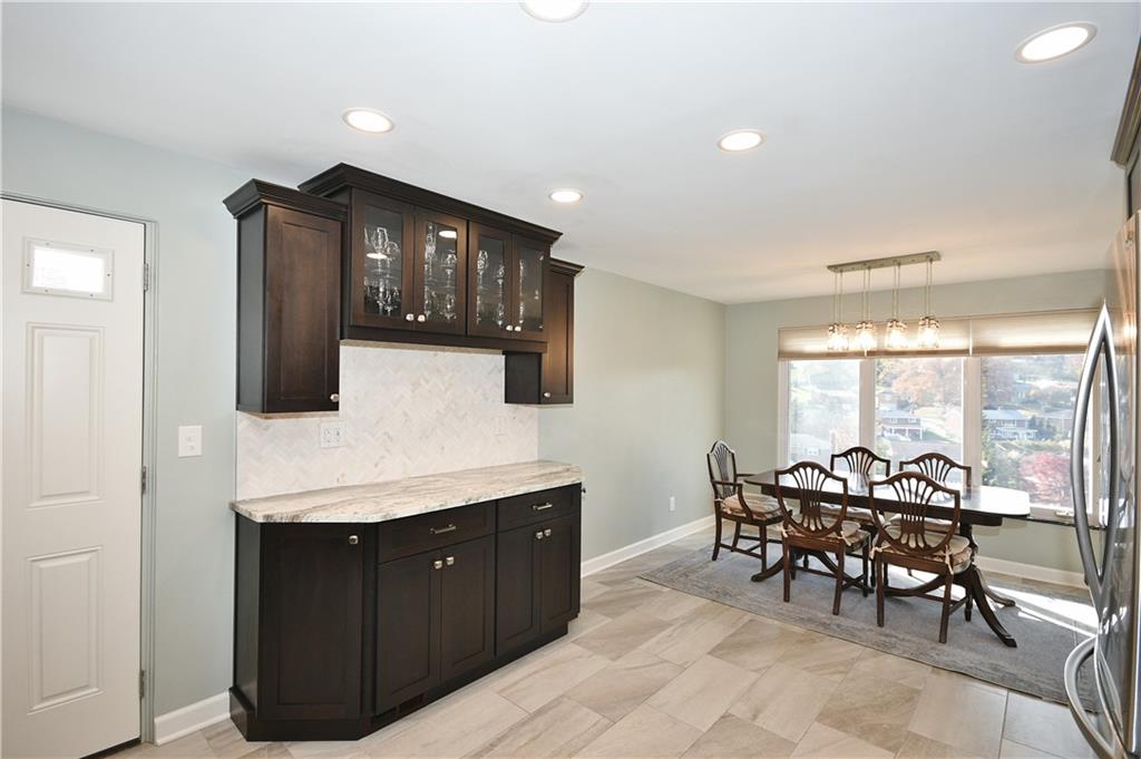 4785 Rolling Hills Road Pittsburgh, PA 15236 - Photo 11 of 25 Gallery Image 11