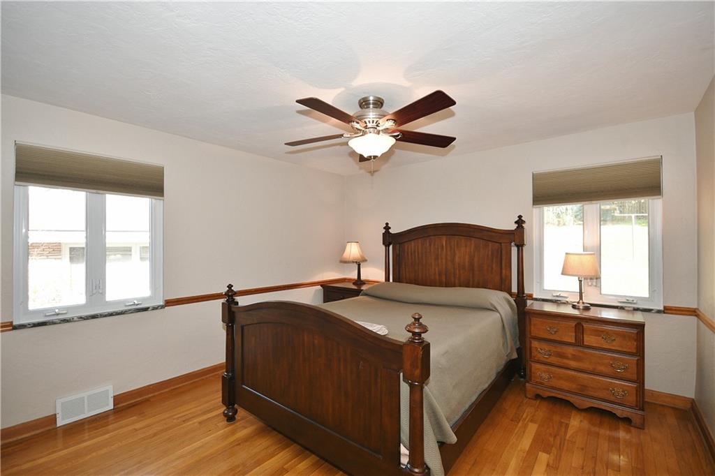 4785 Rolling Hills Road Pittsburgh, PA 15236 - Photo 13 of 25 Gallery Image 13