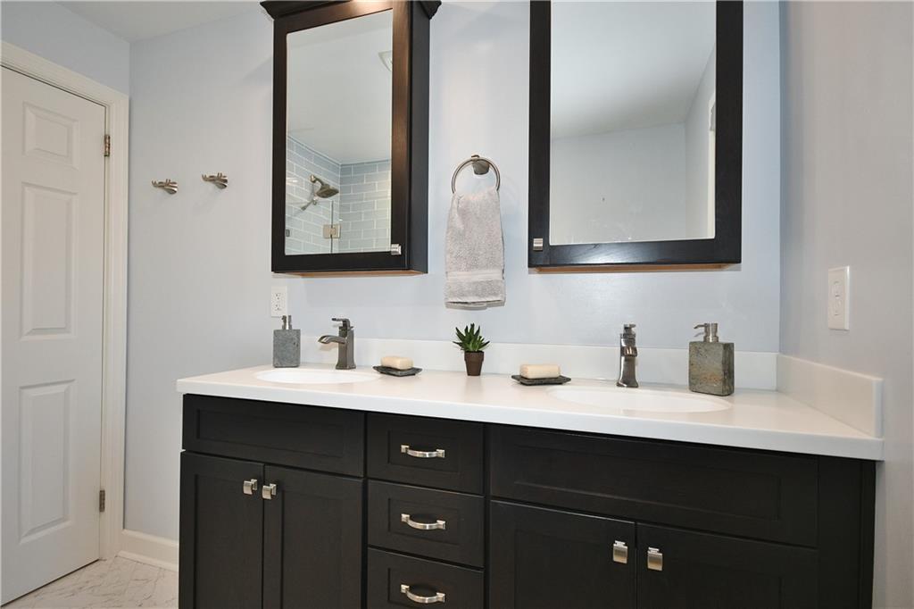 4785 Rolling Hills Road Pittsburgh, PA 15236 - Photo 17 of 25 Gallery Image 17