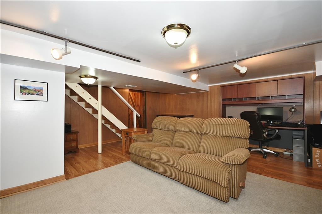 4785 Rolling Hills Road Pittsburgh, PA 15236 - Photo 18 of 25 Gallery Image 18