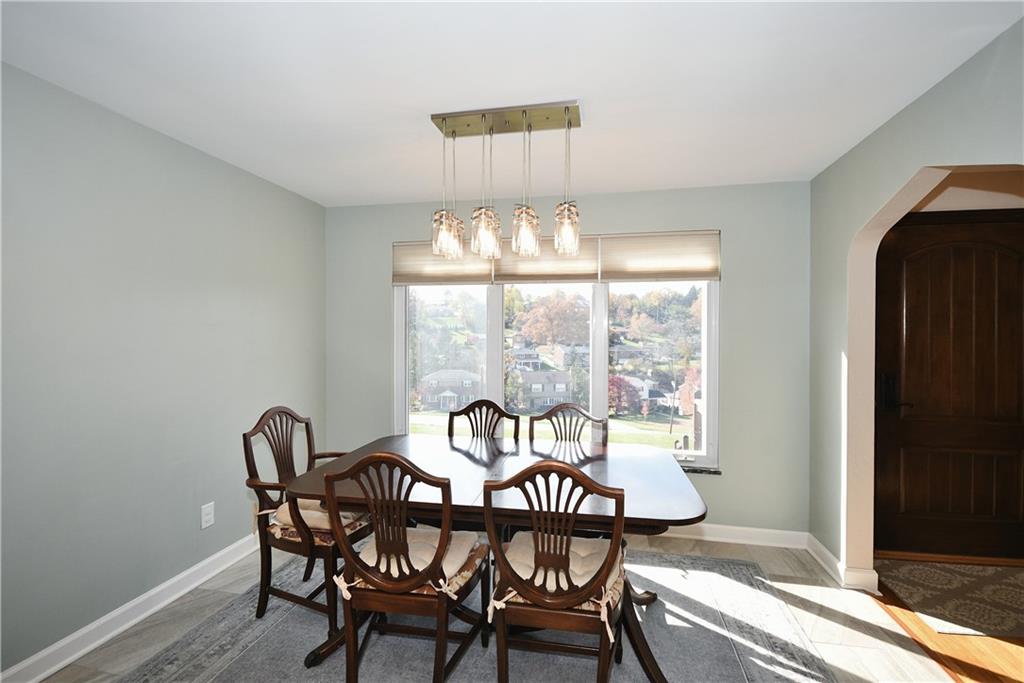 4785 Rolling Hills Road Pittsburgh, PA 15236 - Photo 6 of 25 Gallery Image 6