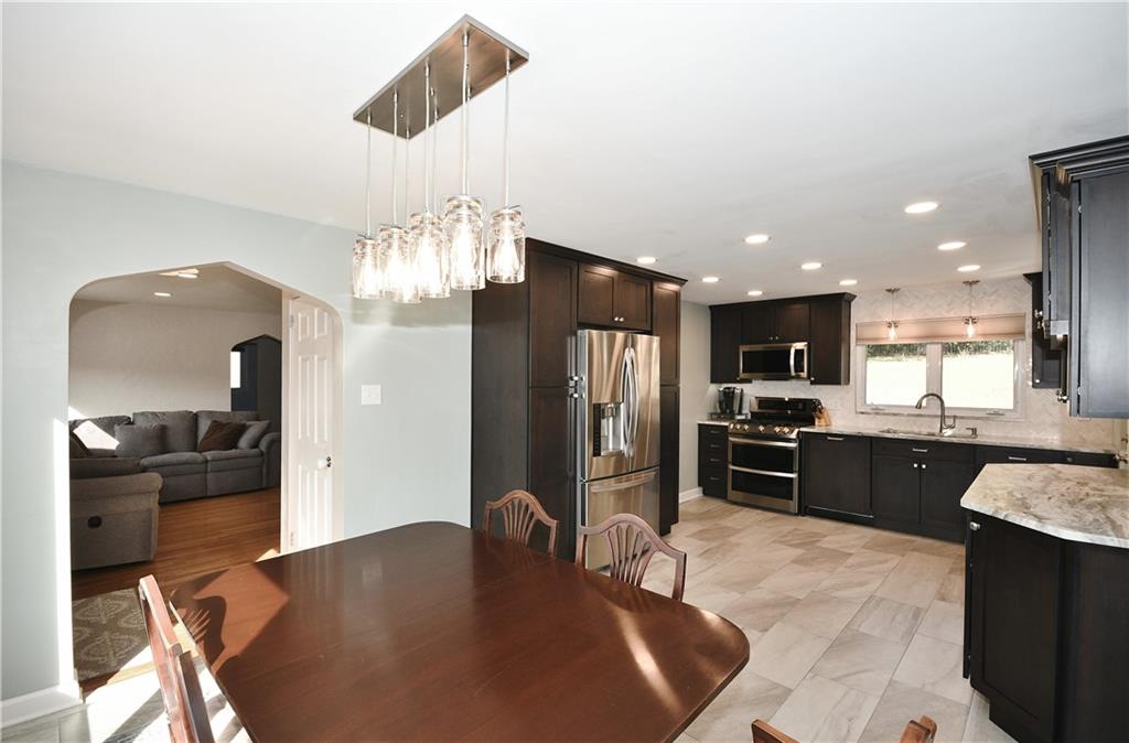 4785 Rolling Hills Road Pittsburgh, PA 15236 - Photo 8 of 25 Gallery Image 8