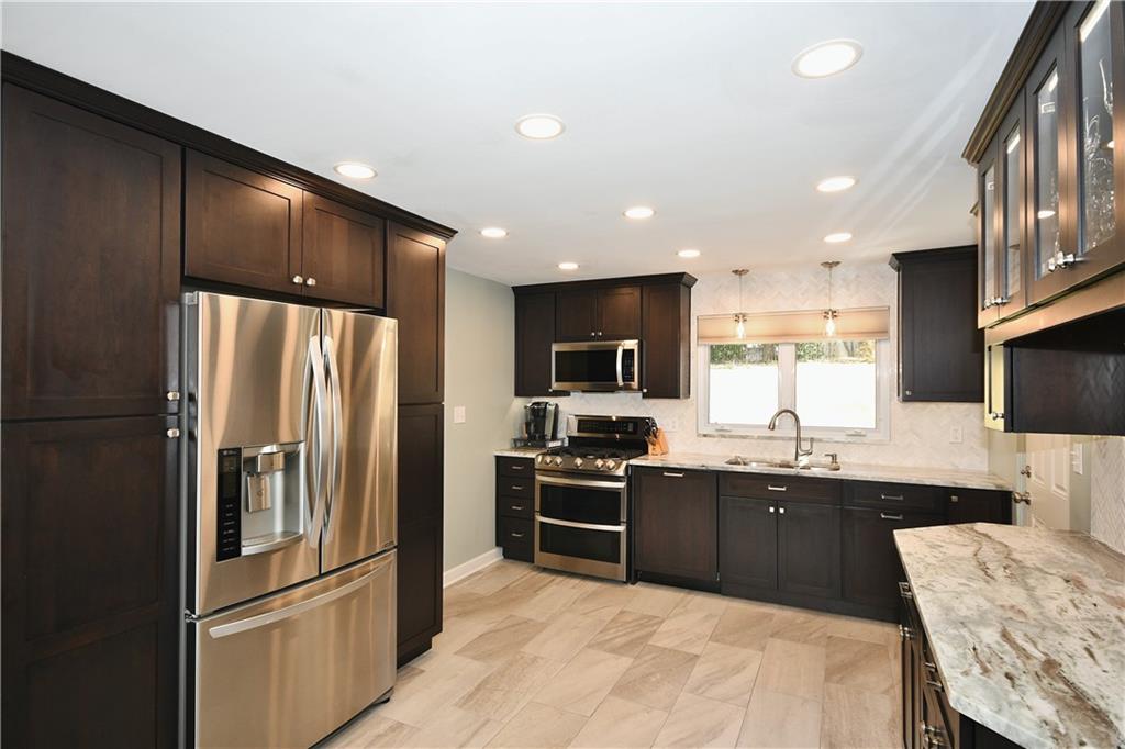 4785 Rolling Hills Road Pittsburgh, PA 15236 - Photo 9 of 25 Gallery Image 9