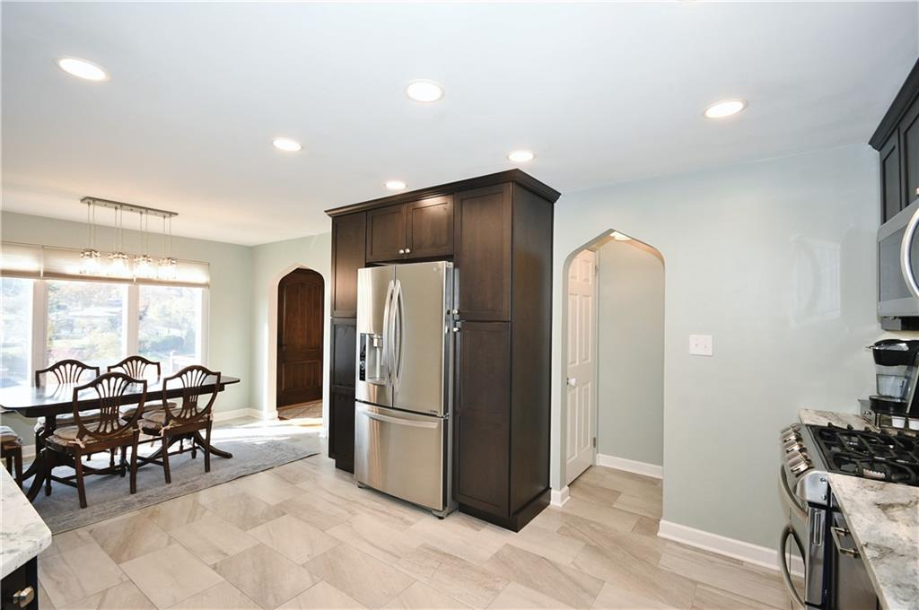 4785 Rolling Hills Road Pittsburgh, PA 15236 - Photo 10 of 25 Gallery Image 10