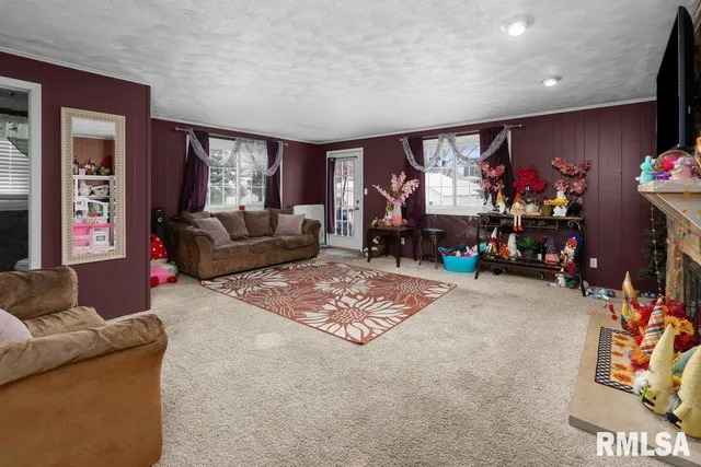 $184,900 | 236 43rd Street, Moline, IL 61265