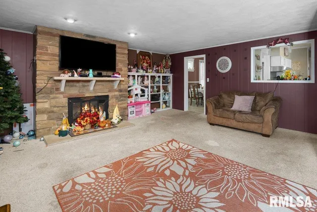 $184,900 | 236 43rd Street, Moline, IL 61265